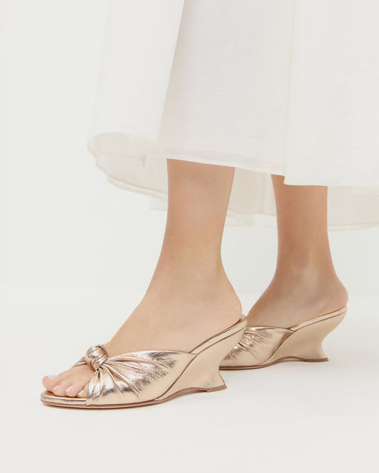 Marsy Knot Wedge in Champagne Leather